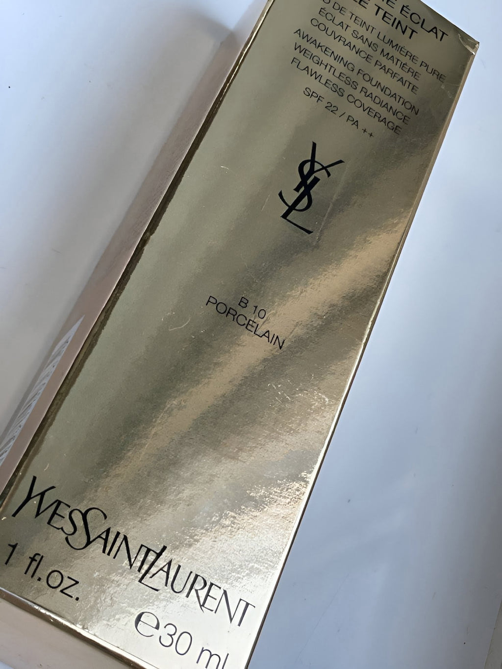 Fond de Teint-Yves Saint Laurent -Touche Eclat-Le Teint B10 PORCELAIN-30ml
