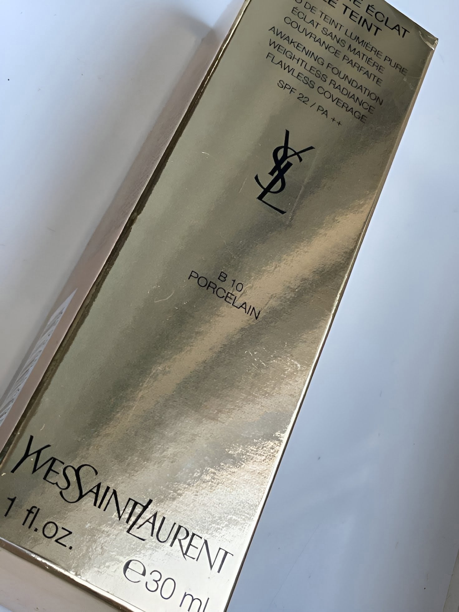 Fond de Teint-Yves Saint Laurent -Touche Eclat-Le Teint B10 PORCELAIN-30ml